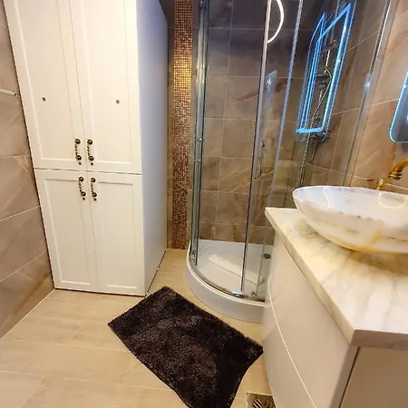 Luxury & Mamaia Nord アパート *